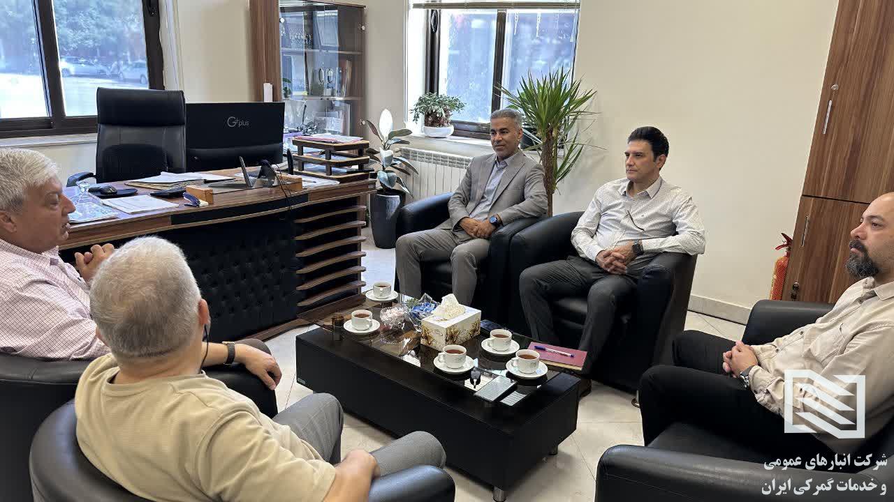 بررسی راهکارهای توسعه همکاری با بخش خصوصی در سایت لجستیکی ریلی خراسان 2